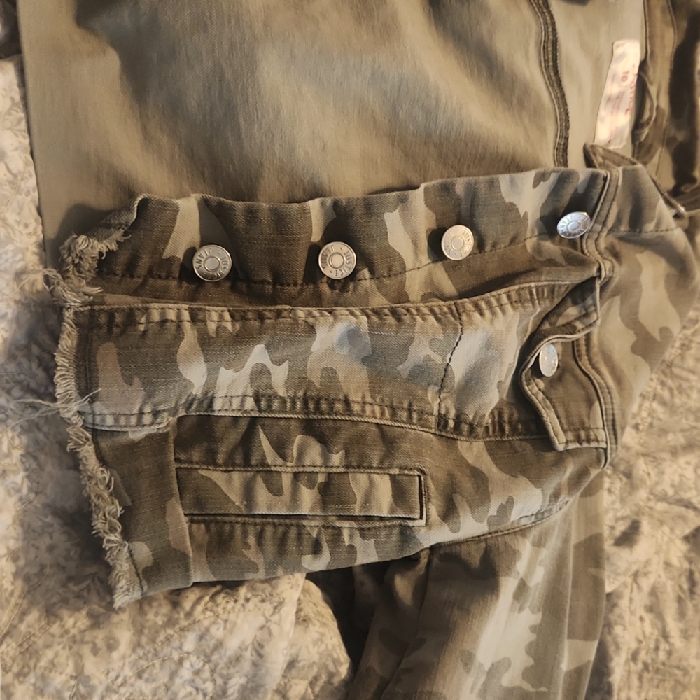 Cropped, camo jacket